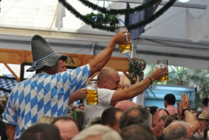 Desde Can Picafort: tour nocturno en bus por Ballermann