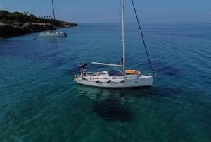 Majorka: Rejs wycieczkowy Cala Vella z pływaniem, jedzeniem i napojami