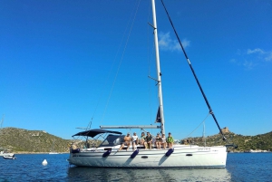 Mallorca: Båttur til Cala Vella med bading, mat og drikke