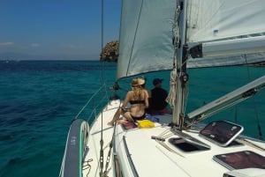 Mallorca: Båttur til Cala Vella med bading, mat og drikke