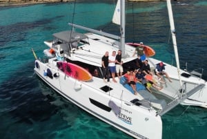 Desde Palma: Excursión en Catamarán de Lujo en Grupo con Tapas y Bebidas