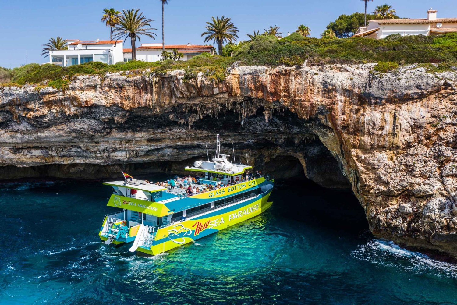 Vanuit Sa Coma: East Coast Glass Bottom Boat Trip