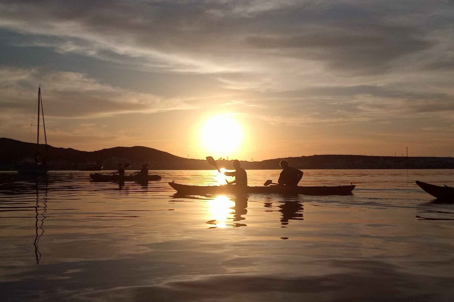 Fornells Bay: Kajaktur i solnedgången från Ses Salines, Menorca.