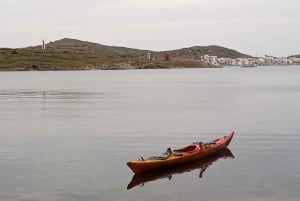Fornells-bugten: Kajaktur ved solnedgang fra Ses Salines, Menorca.