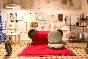 Tegning af mennesker i hjertet af Palmas gamle bydel