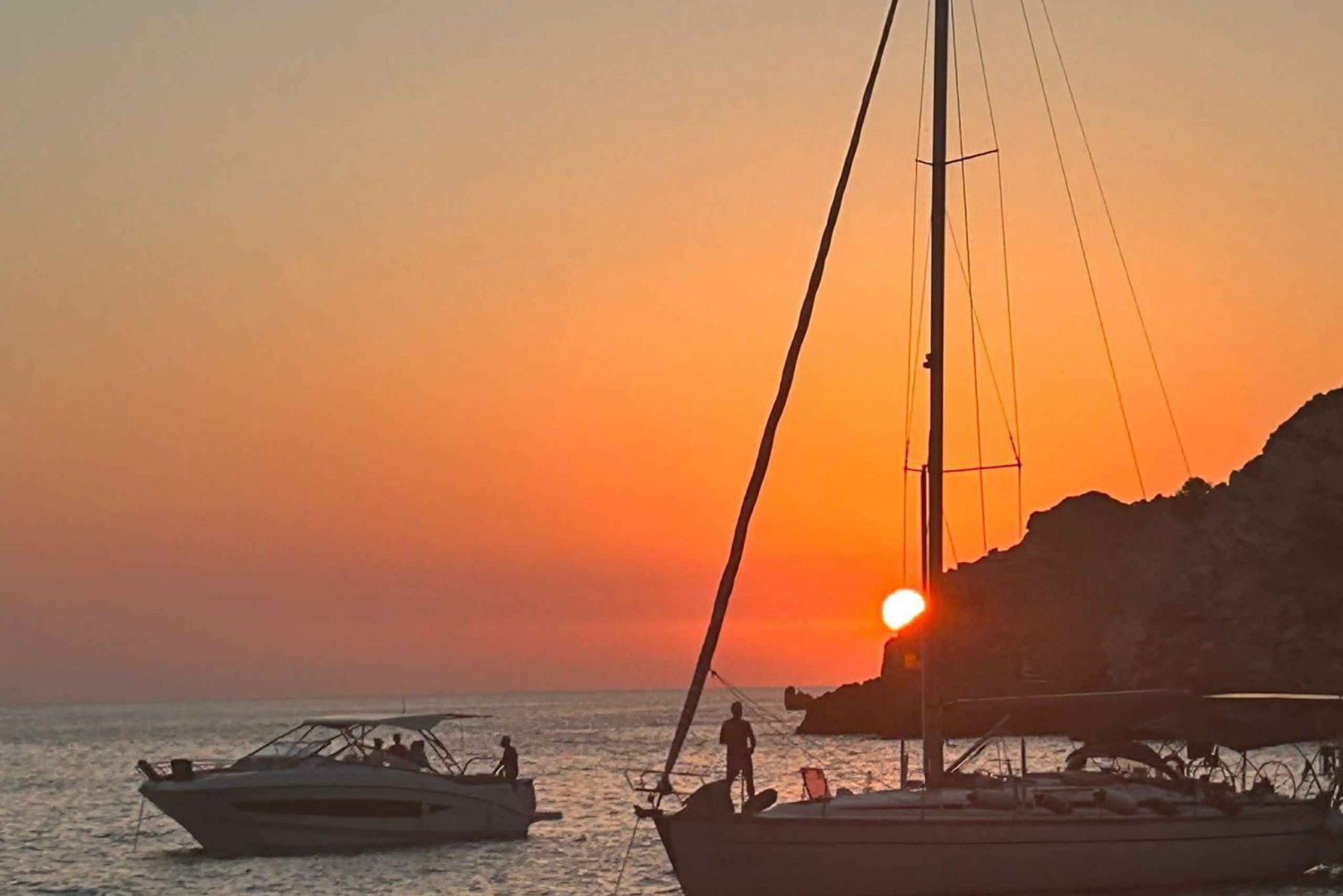 Ibiza: Formentera på en seilbåt. Privat eller liten gruppe