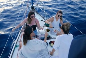 Ibiza: Formentera purjeveneellä. Yksityinen tai pieni ryhmä