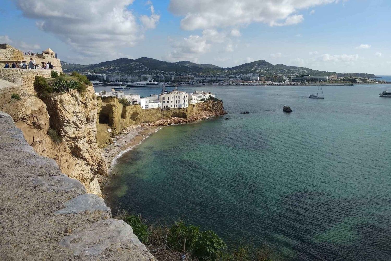 イビサ・ハイライト・ツアー：ユネスコ世界遺産から最高のビーチまで