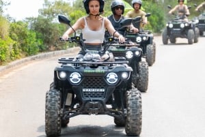 Magaluf: Tour en quad por la montaña, visitando cuevas, calas y acantilados