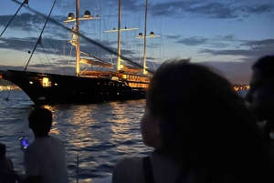 Majorque : dîner à bord d'un catamaran privé avec plongée en apnée et paddle surfing