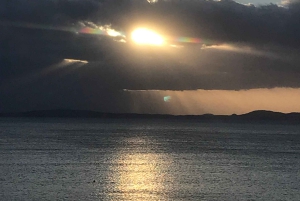 Majorque : dîner à bord d'un catamaran privé avec plongée en apnée et paddle surfing