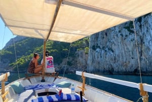 Майорка: Алькудия: частная экскурсия на лодке со снорклингом