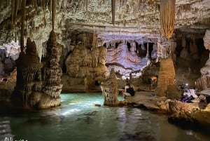 Mallorca: Tur til stranden inde i grotten