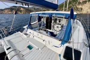 Mallorca: belo passeio de barco a bordo de um pequeno catamarã particular