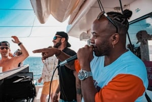 Majorka: Impreza na łodzi z DJ-em, bufetem i rozrywką
