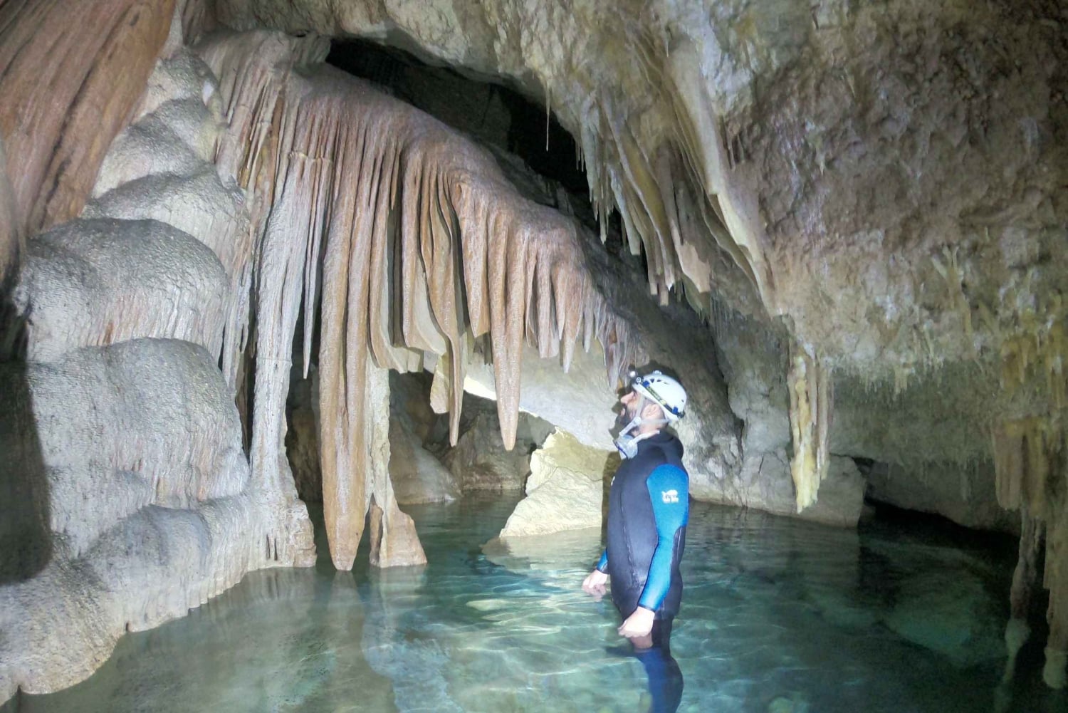 Mallorca: Excursión por los Acantilados de Cala Romántica y Cueva Marina