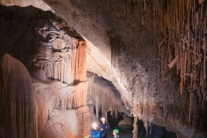 Mallorca: Cala Romántica Klippenwanderung und Meereshöhlentour