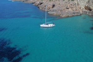 Majorka: Rejs wycieczkowy Cala Vella z pływaniem, jedzeniem i napojami