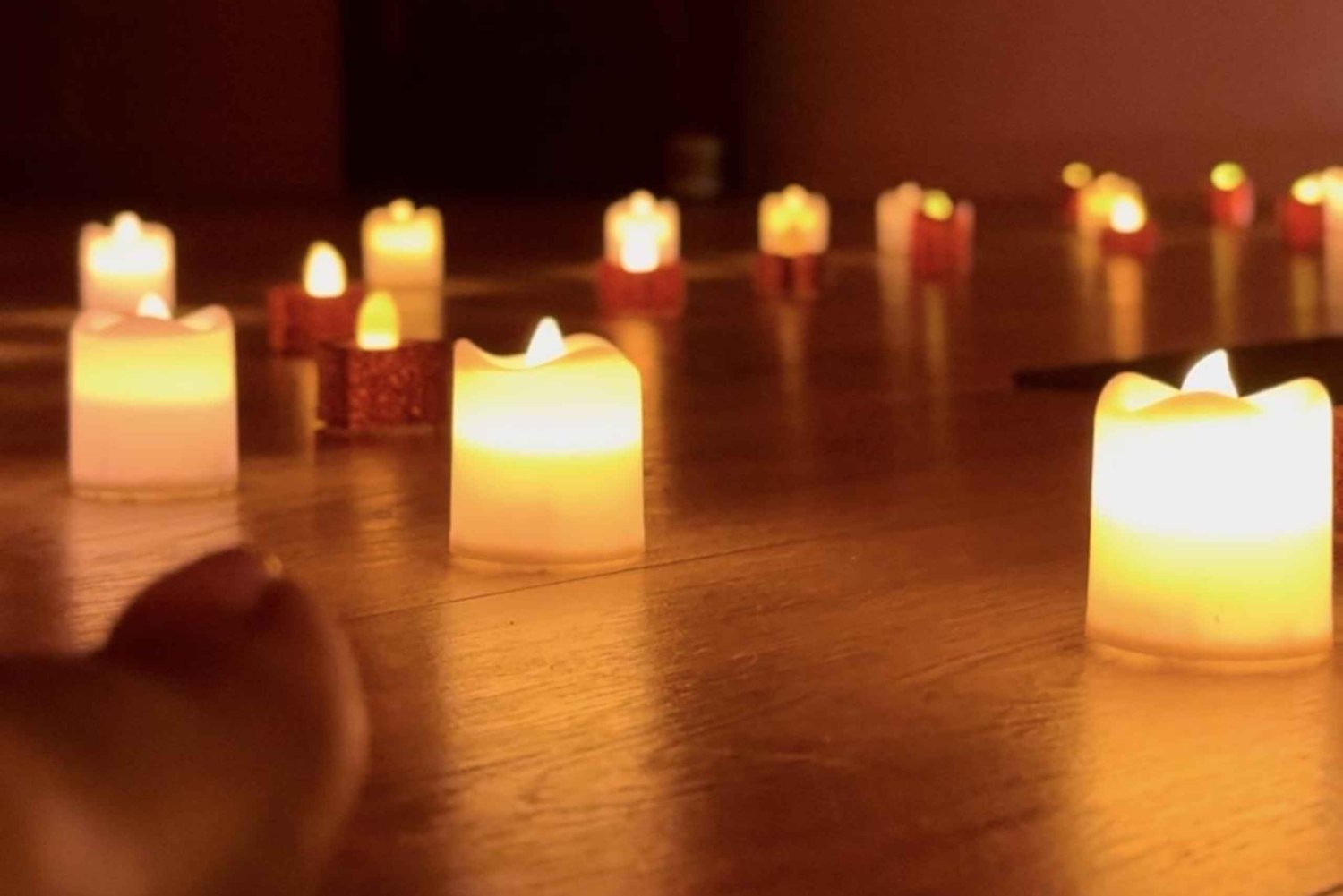 Mallorca: Candlelight Couples Yoga and Meditation