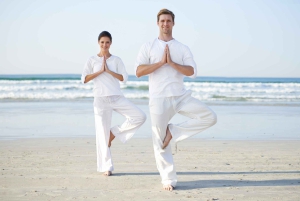 Mallorca: Candlelight Yoga Sunset Cruise for Couples