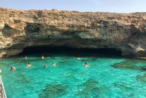 Mallorca: Catamaran Cruise with Swimming & Snorkeling