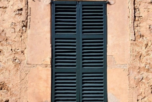 Mallorca: Exclusive wine tour with breakfast, wine tasting, and paella