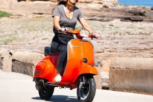 Mallorca: Halvdagstur med guide på en klassisk Vespa