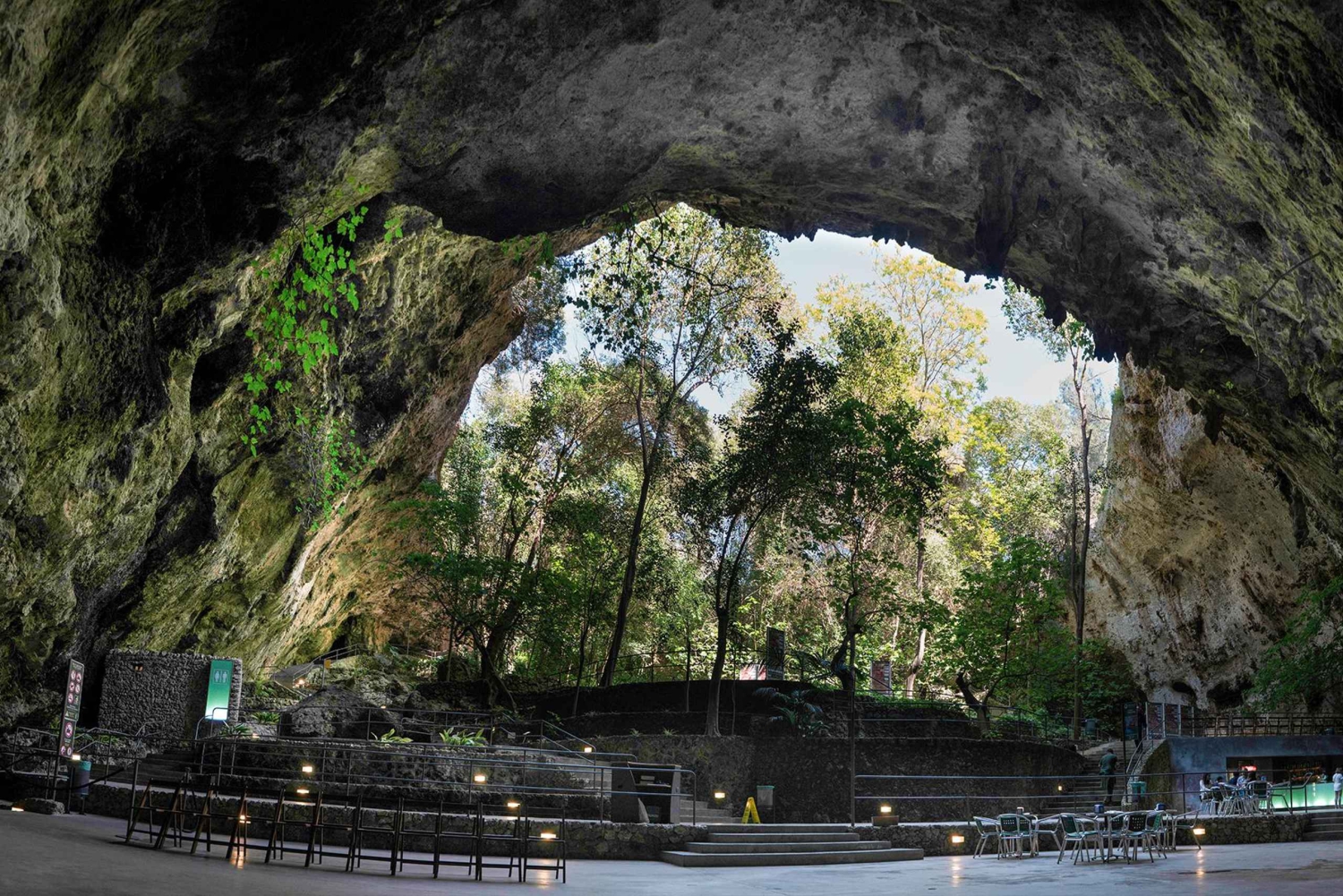 Majorque : visite d'une demi-journée des Coves dels Hams avec visite de la boutique de perles