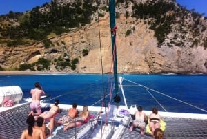 Mallorca: North Coast Catamaran Cruise with Lunch