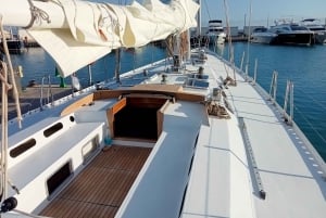Mallorca: Palma Bay Cruise on a Magnificent 72-feet Sailboat