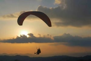 Mallorca: Paratrike-lento akrobatiaa ja moottorin pysäytys