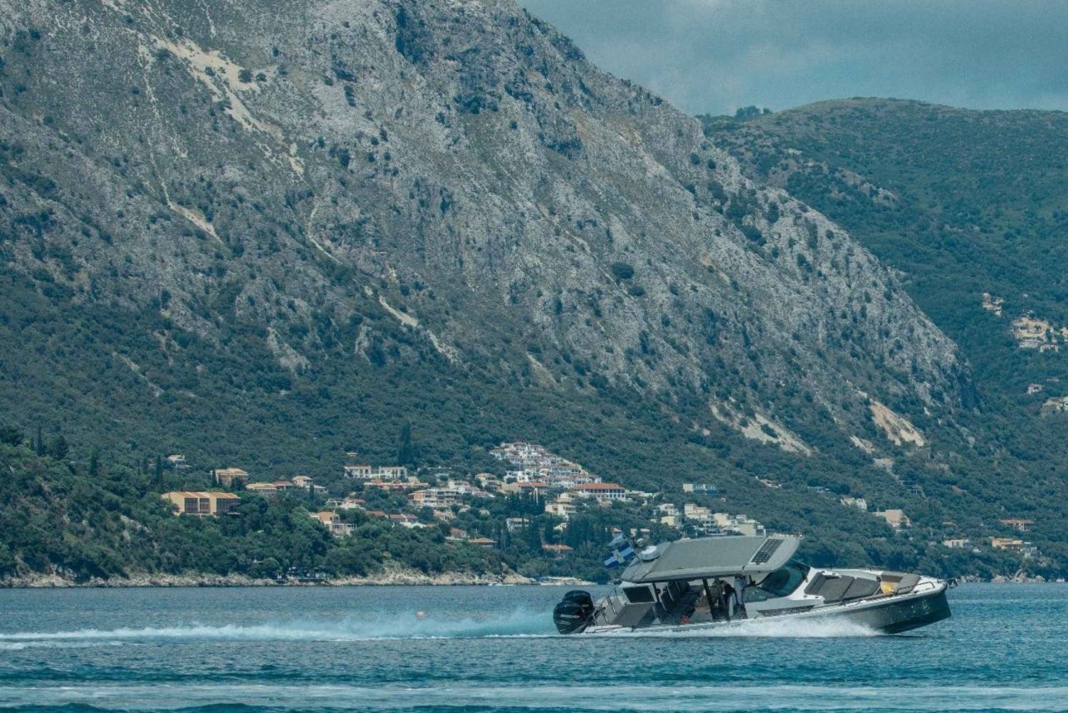 Mallorca: Privat halvdagscruise på luksuriøs hurtigbåt