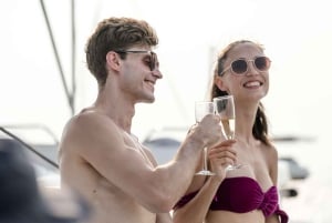 Mallorca: Privat yachtkryssning med snorkling och drycker