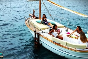 Mallorca: Sailing 100% electric boat + snorkel + tasting