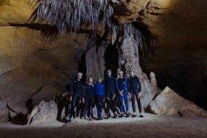 Mallorca: Meriluola, 5 tuntia aikaa käydä luolassa maan alla.