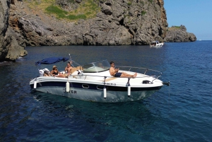 マヨルカ：ソラーボートツアー（スノーケリングと軽食付き）