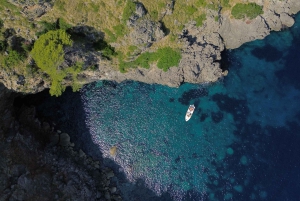 マヨルカ：ソラーボートツアー（スノーケリングと軽食付き）