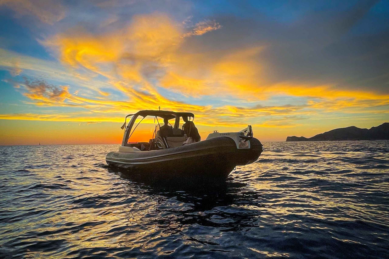 Majorka: Zachód słońca podczas rejsu prywatną łodzią na wyspie Dragonera