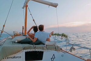 Mallorca: Sunset Eco charter experience