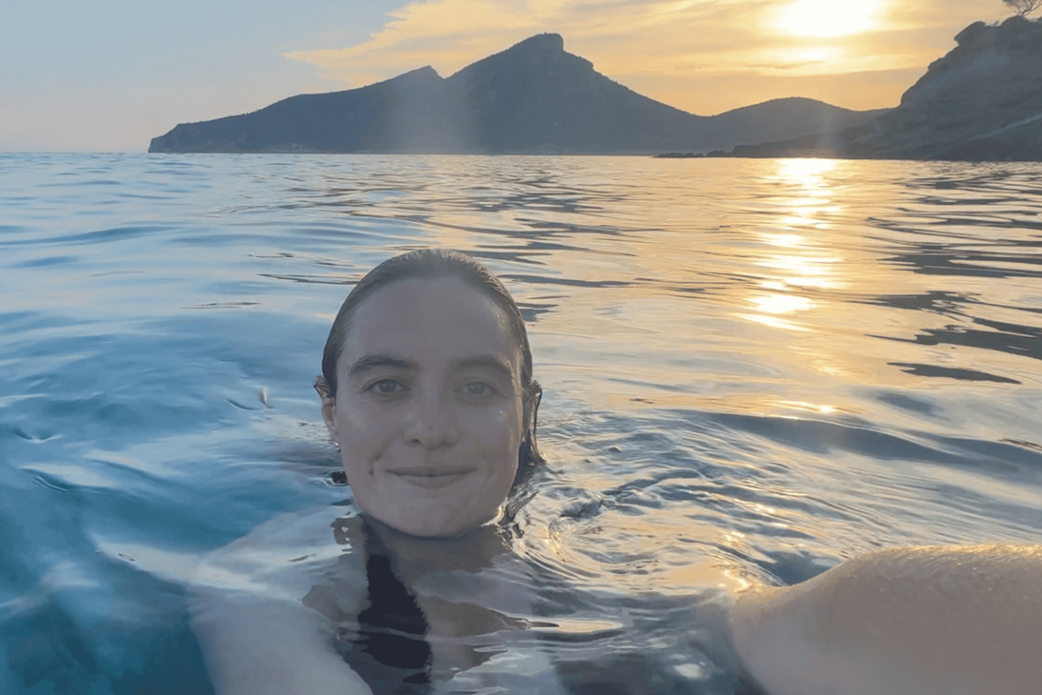 マヨルカ：サンセットピザボートツアー アンドラッチ - ドラゴンセラ + スノーケリング