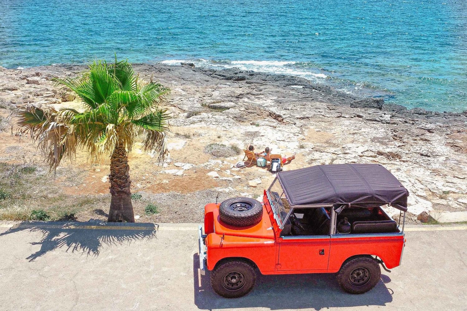 Maiorca: Tour vintage al tramonto in riva al mare con un picnic