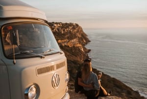 Mallorca: Puesta de sol vintage junto al mar con picnic