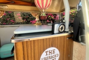 Maiorca: Tour vintage al tramonto in riva al mare con un picnic