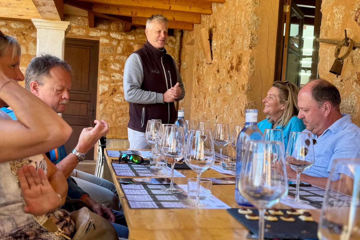 Cata de vino en una auténtica bodega familiar mallorquina