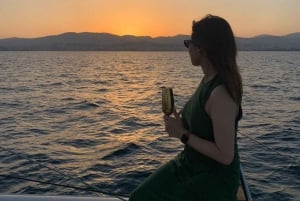 Palma: 2-timmars kryssning med katamaran i solnedgången med dryck