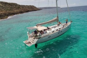 PALMA BAY : 4 HOUR PRIVATE TOUR WITH SAILING BOAT