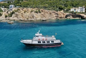 Palma Bay: Boat Tour with BBQ & Snorkel with Sunset option