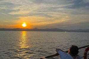 Palma Bay: Boat Tour with BBQ & Snorkel with Sunset option