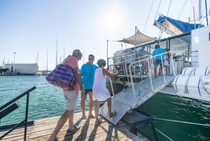 Palma: Crucero en catamarán con baño y snorkel