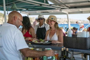 Palma de Mallorca: 5-Hour Catamaran Cruise with Lunch & Swim